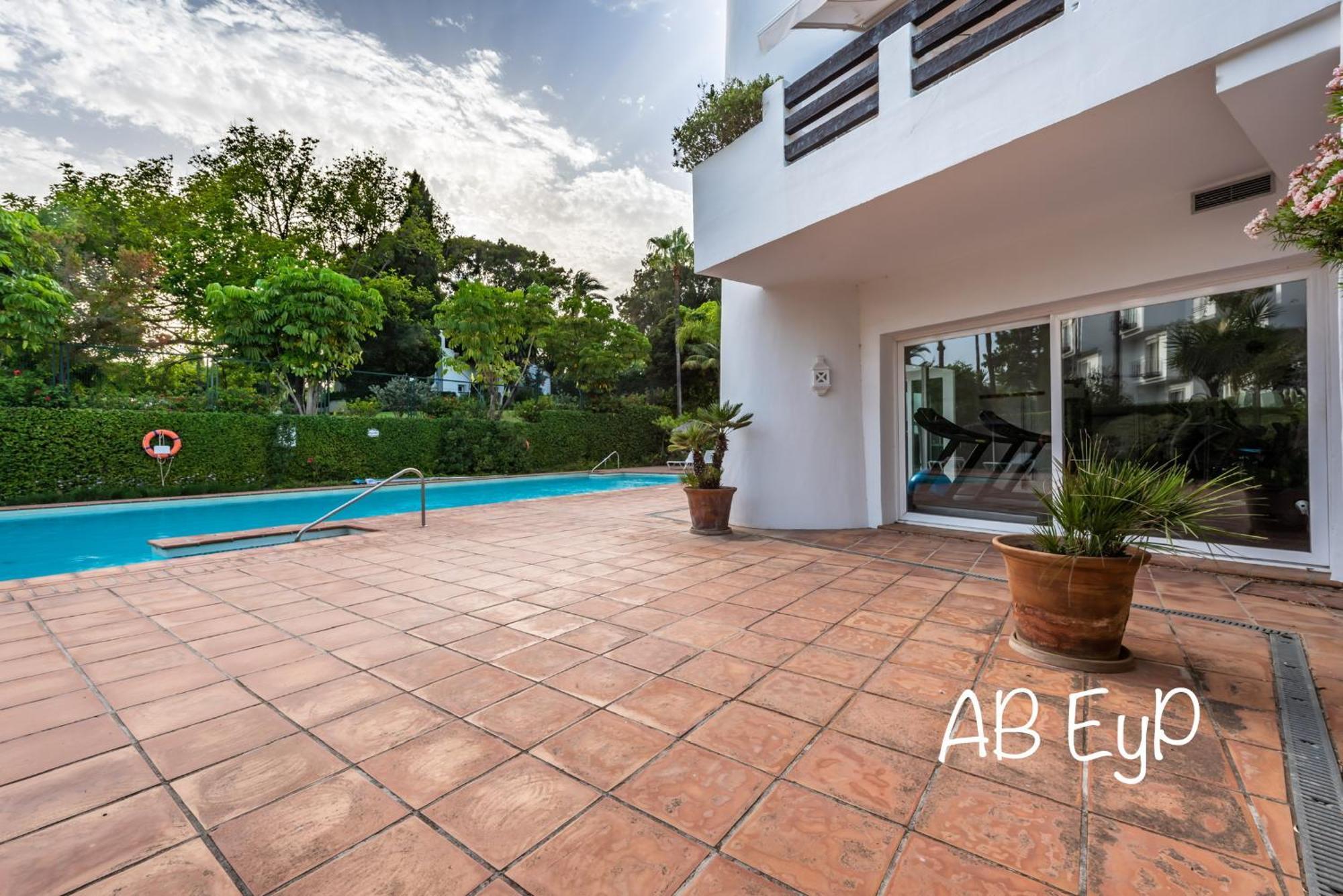 Alcazaba Beach Apartment Estepona Esterno foto