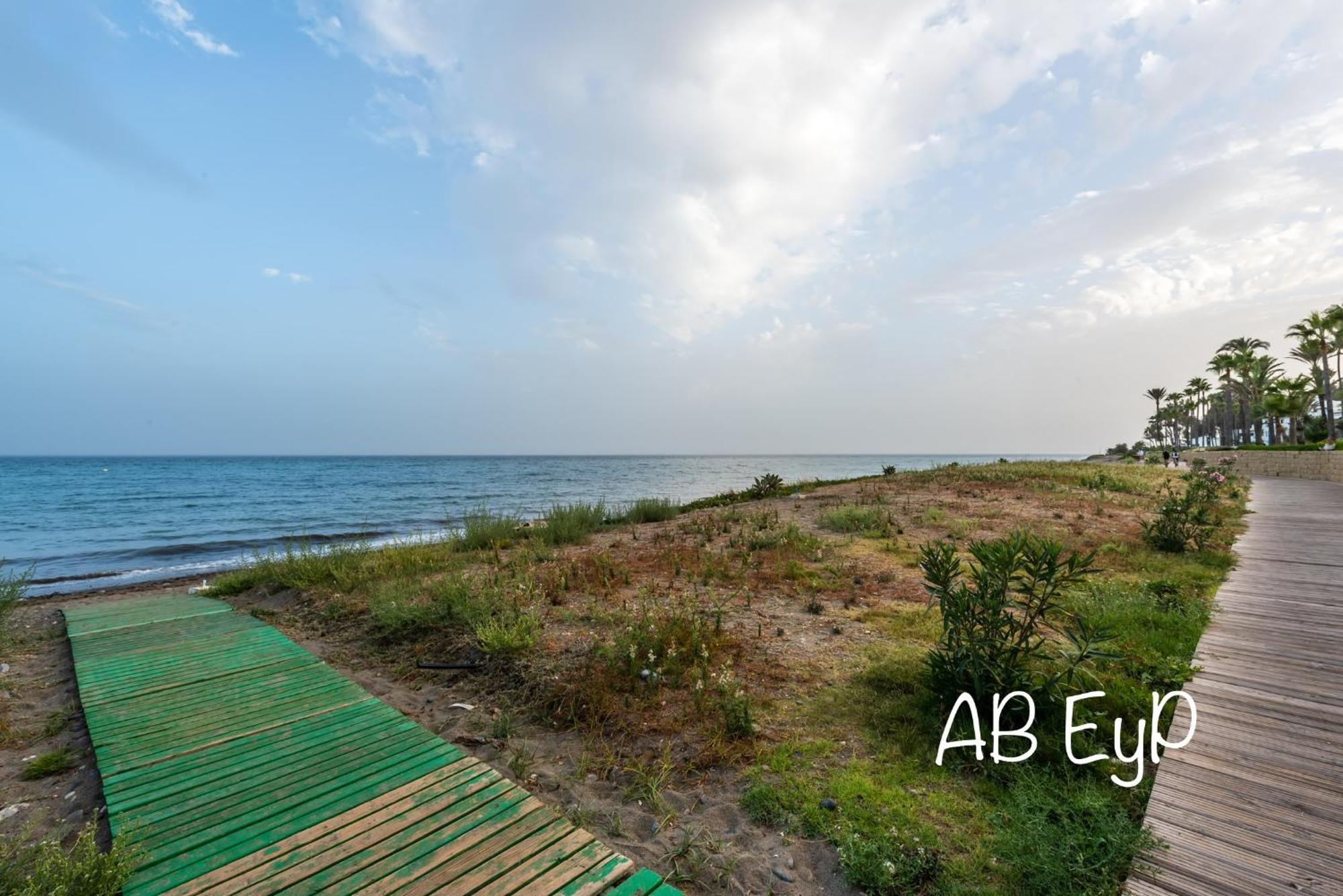 Alcazaba Beach Apartment Estepona Esterno foto
