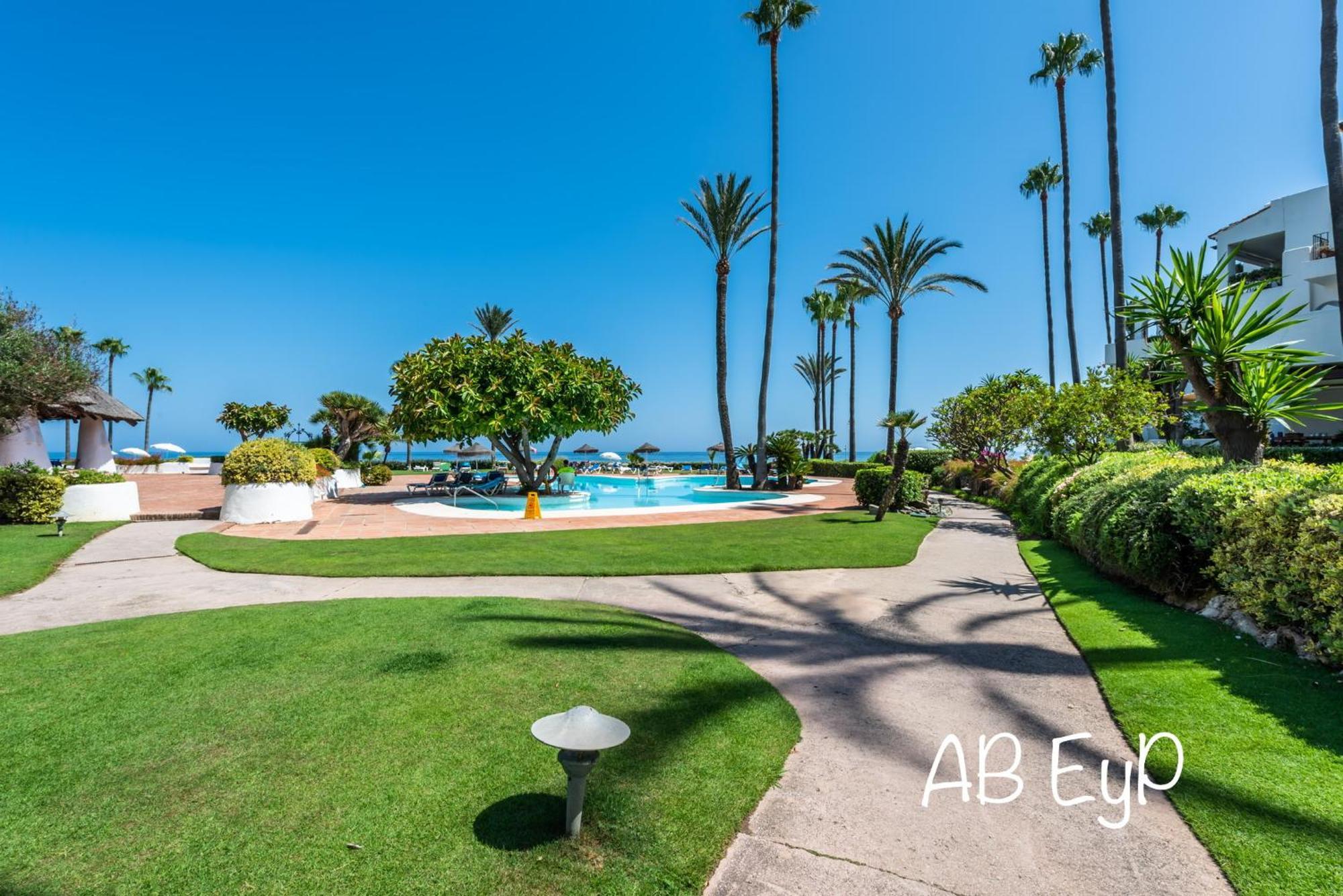 Alcazaba Beach Apartment Estepona Esterno foto