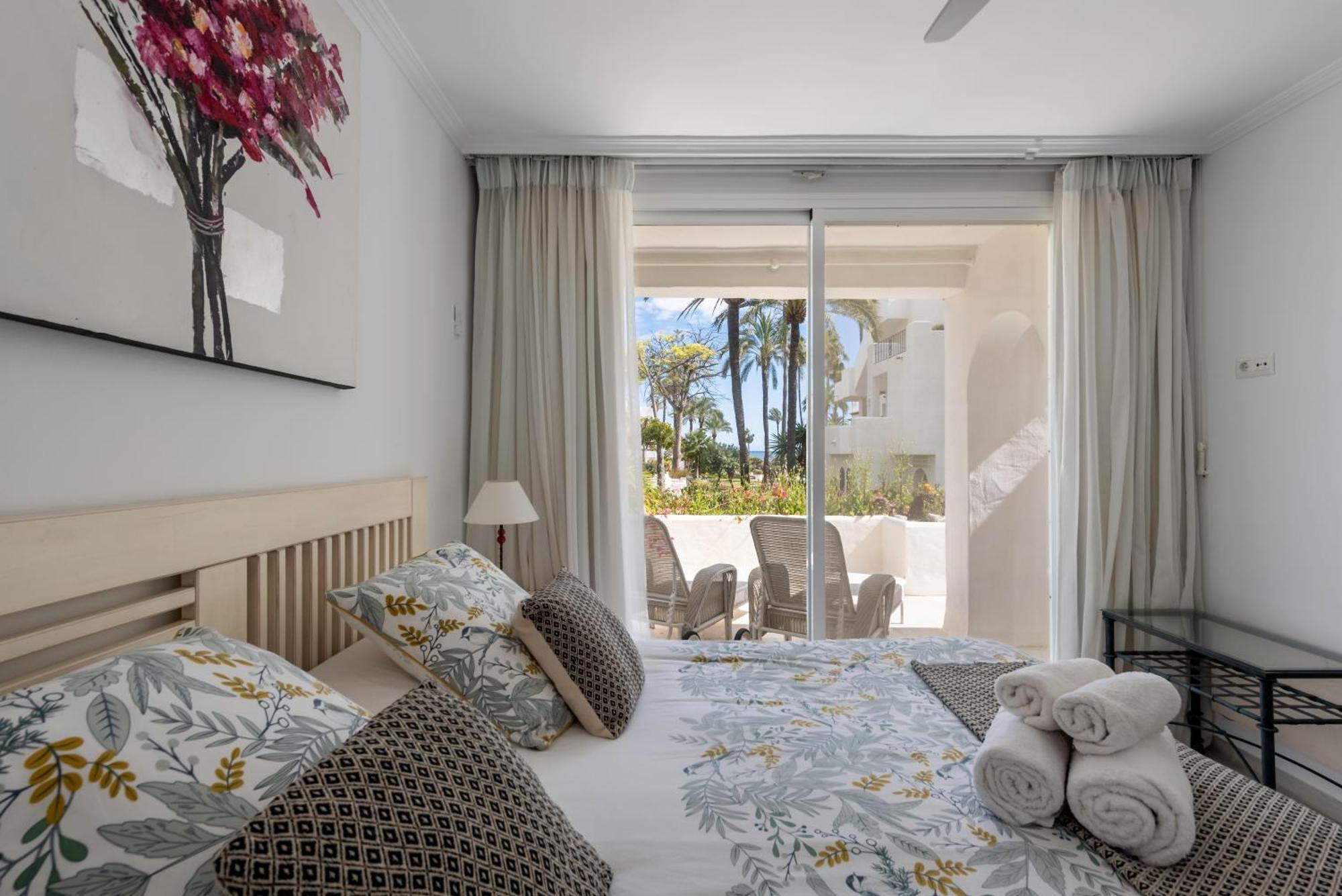 Alcazaba Beach Apartment Estepona Esterno foto